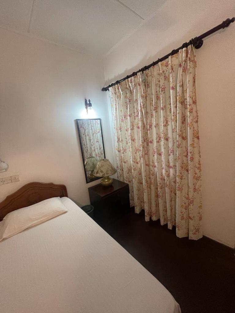 Kandy Inn Madugalle'S Family Guest House Buitenkant foto