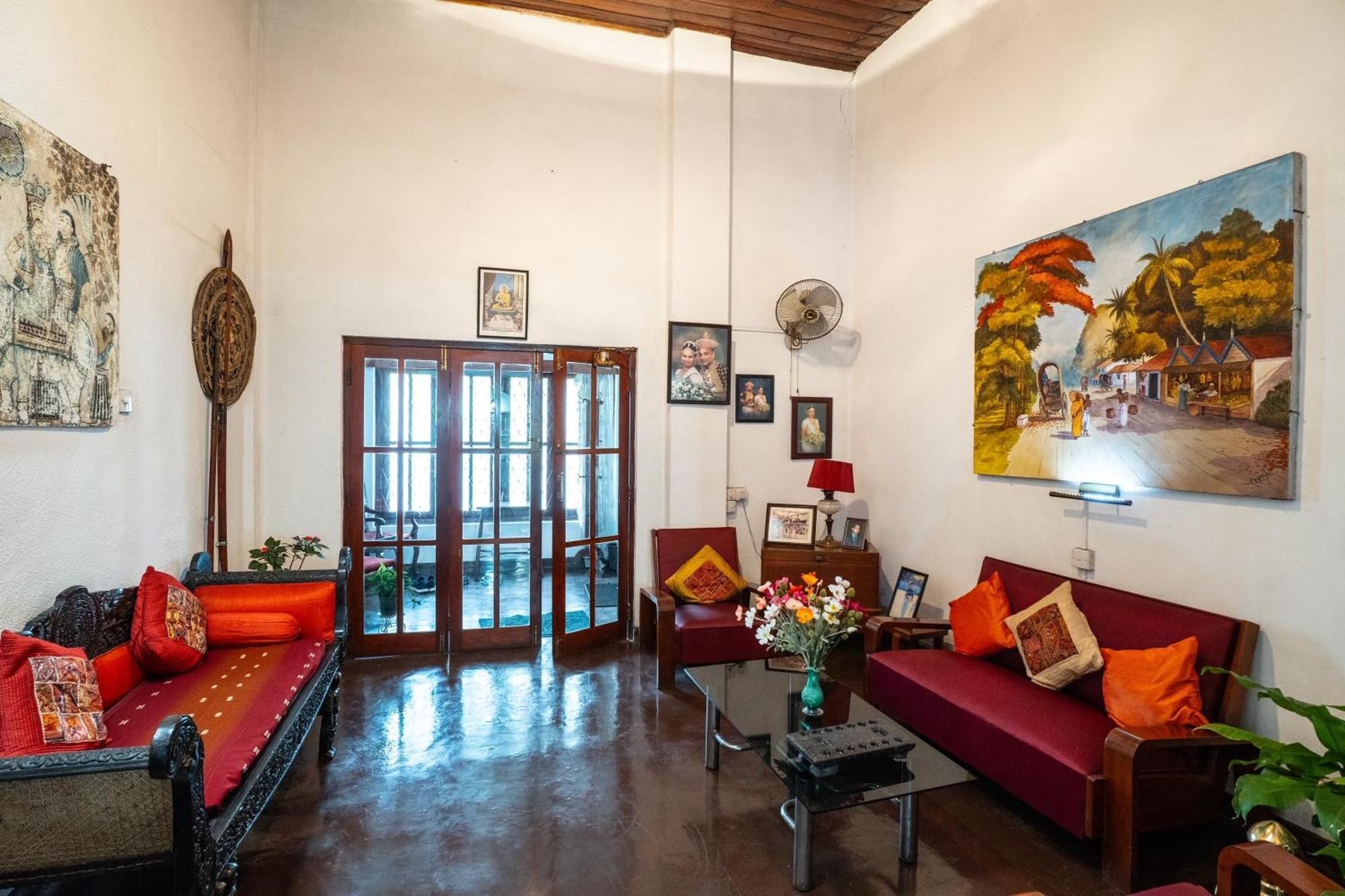 Kandy Inn Madugalle'S Family Guest House Buitenkant foto