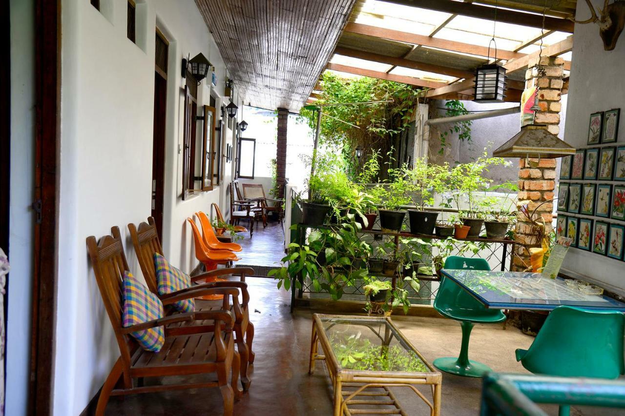 Kandy Inn Madugalle'S Family Guest House Buitenkant foto
